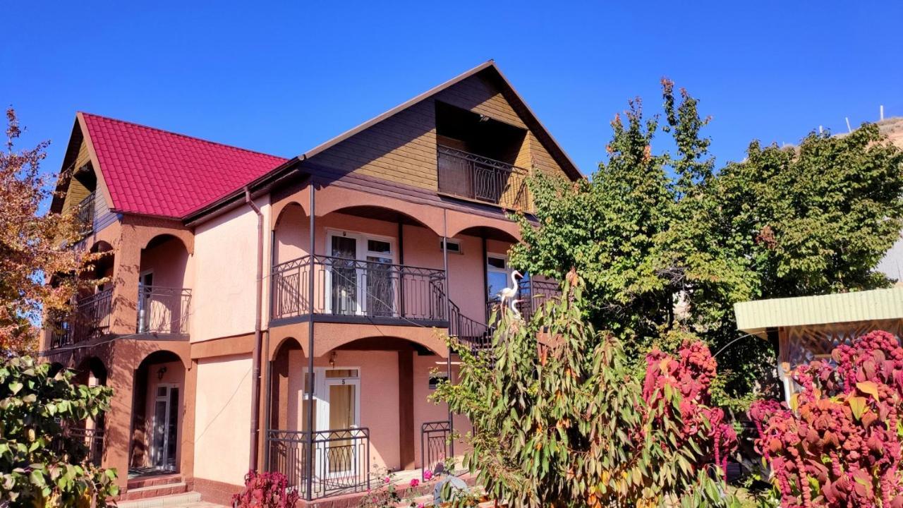 Hotel Natalia Kaji-Say Extérieur photo